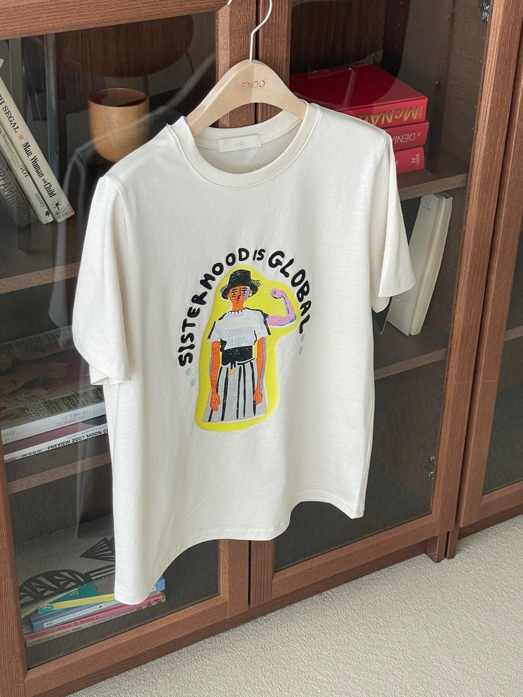 일러스트 자수 반팔 티셔츠